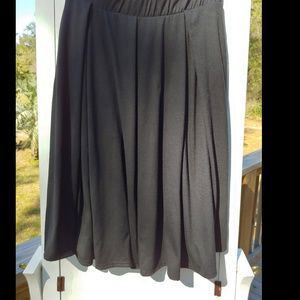 LulaRoe Madison Skirt Black EUC Small - pockets!